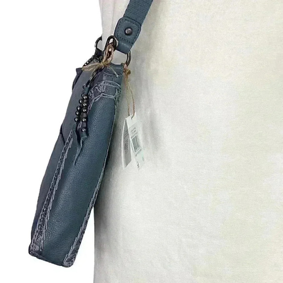 The Sak Lucia Leather Zip Top Crossbody Bag Dusty Blue Crochet Adjustable NEW - Picture 4 of 12